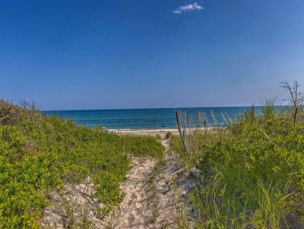 Hamptons Condo 999913