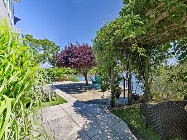 Hamptons Home 999924