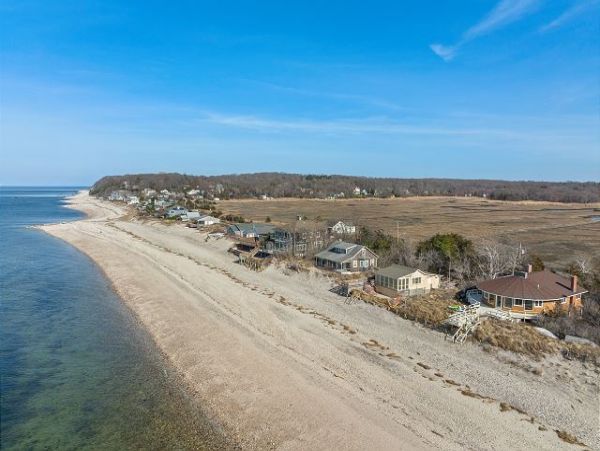Four Bedroom River Front Vacation Rental in The Hamptons