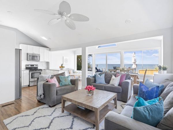 Hamptons Home 999949