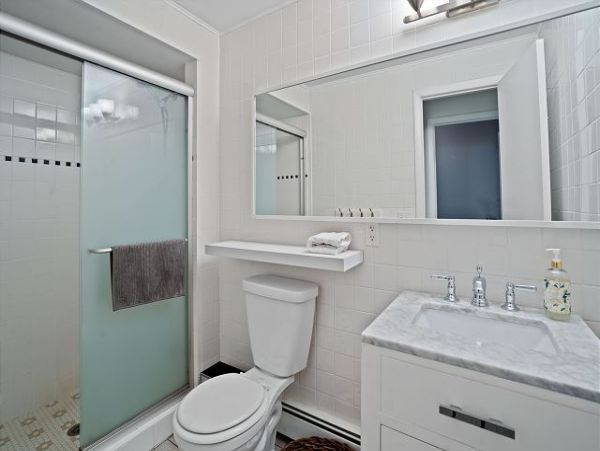 Charming 5 Bedroom Vacation Pool Home in Southampton