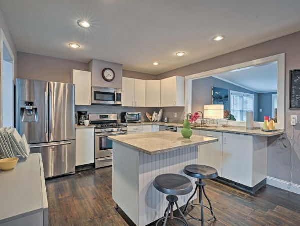 Beautiful 4 Bedroom Home in Southampton Sleeps 8