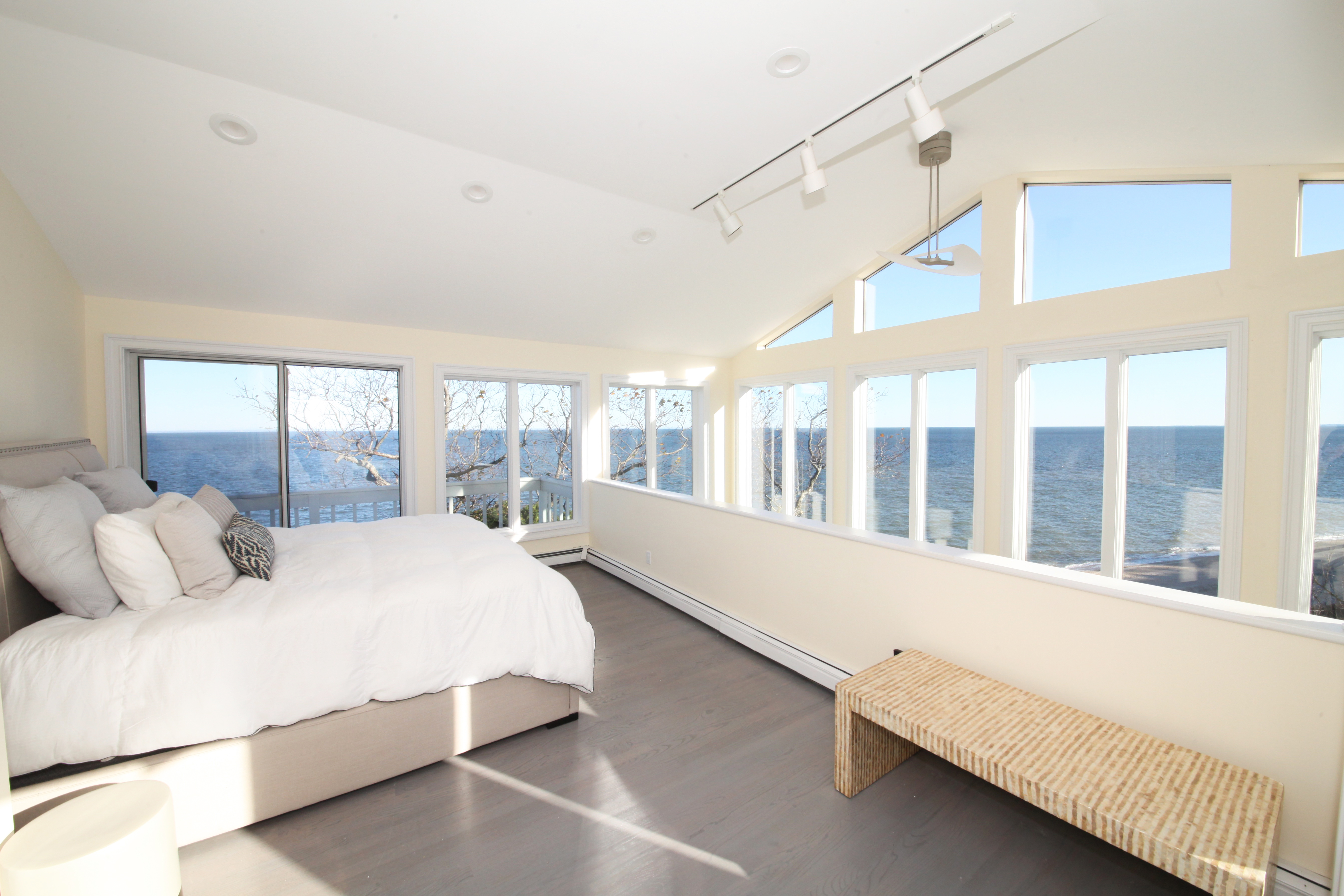 Beautiful 3 Bedroom Home with Spectacular Views