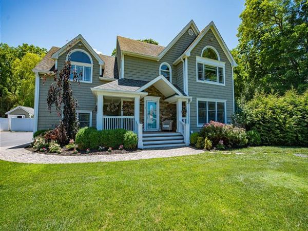 The Hamptons Lovely Home Away From Home
