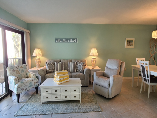Holmes Beach 2 Bedroom Beach Front Vacation Condo Sleeps 6