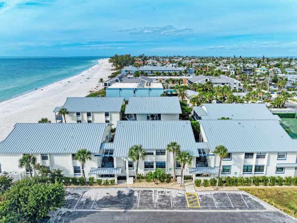 Beachfront Holmes Beach Condo With Gulf Views And Pool