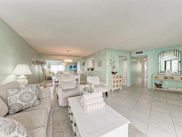 Beachfront Holmes Beach Condo With Gulf Views And Pool