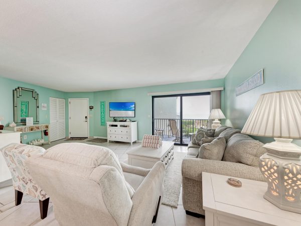 Beachfront Holmes Beach Condo With Gulf Views And Pool