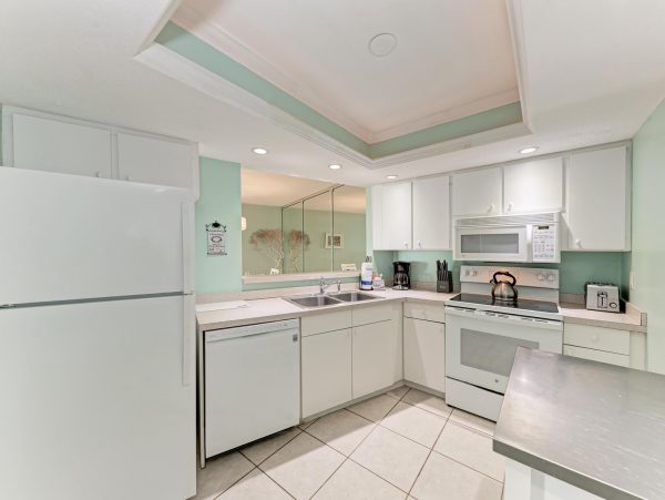 Beachfront Holmes Beach Condo With Gulf Views And Pool