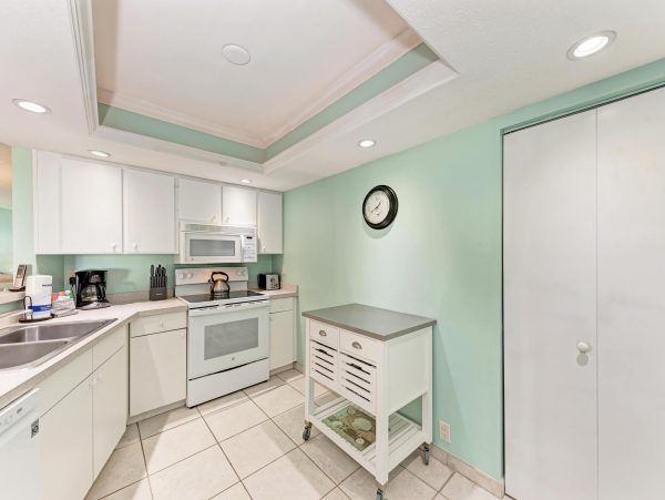 Beachfront Holmes Beach Condo With Gulf Views And Pool