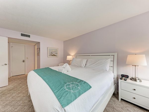 Beachfront Holmes Beach Condo With Gulf Views And Pool