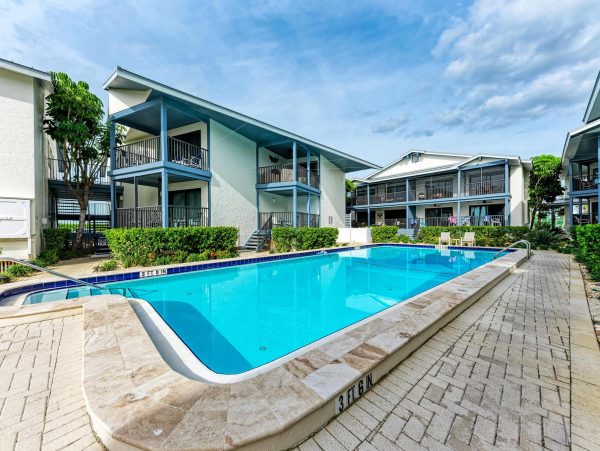 Beachfront Holmes Beach Condo With Gulf Views And Pool