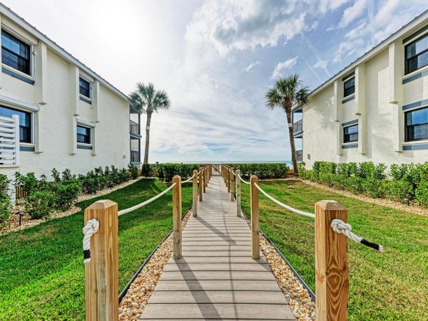 Beachfront Holmes Beach Condo With Gulf Views And Pool