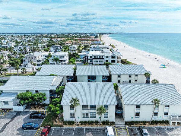 Beachfront Holmes Beach Condo With Gulf Views And Pool