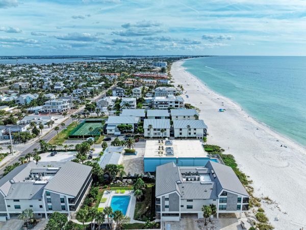 Beachfront Holmes Beach Condo With Gulf Views And Pool