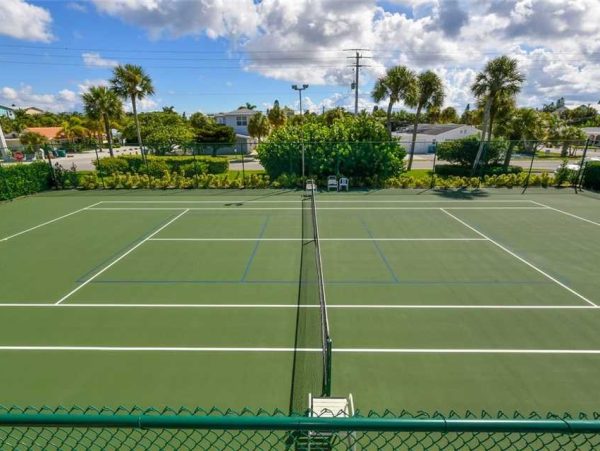 Beachfront Holmes Beach Condo With Gulf Views And Pool
