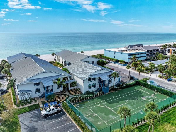 Beachfront Holmes Beach Condo With Gulf Views And Pool