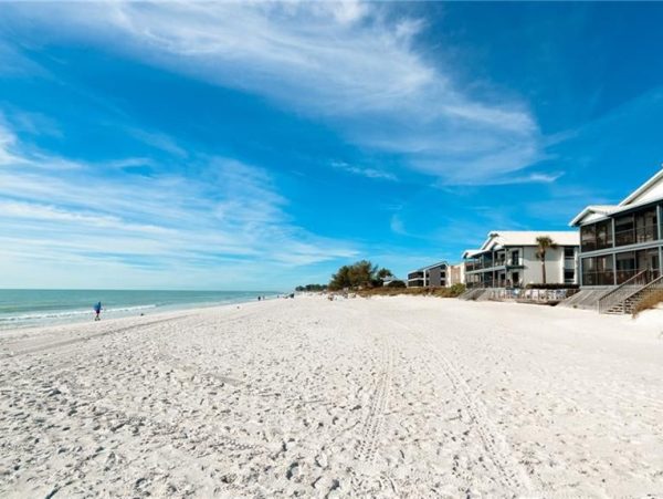 Beachfront Holmes Beach Condo With Gulf Views And Pool
