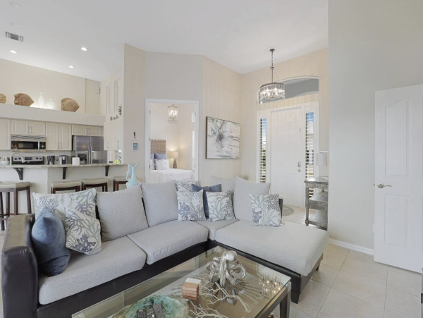 Luxury Vacation Home in Marco Island with Pool and Hot Tub