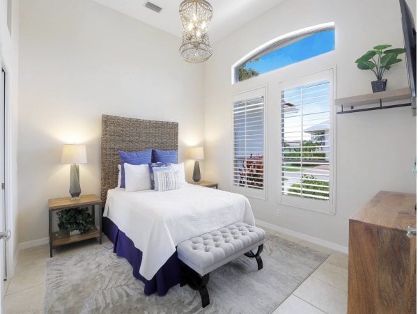 Luxury Vacation Home in Marco Island with Pool and Hot Tub