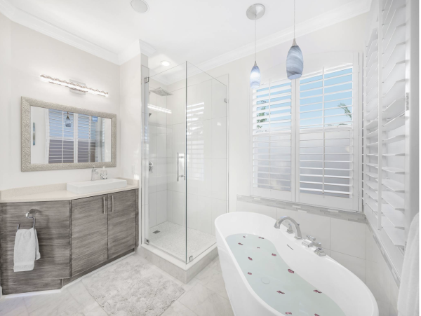 Luxury Vacation Home in Marco Island with Pool and Hot Tub