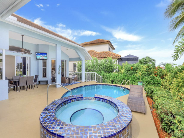 Luxury Vacation Home in Marco Island with Pool and Hot Tub