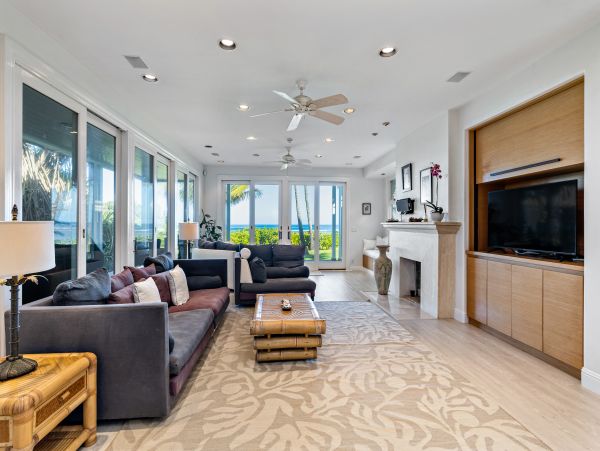 Beachfront Exclusive Vacation Home with Amazing Ocean Views