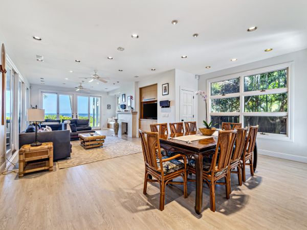 Beachfront Exclusive Vacation Home with Amazing Ocean Views