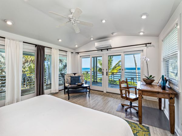 Beachfront Exclusive Vacation Home with Amazing Ocean Views