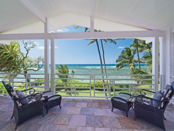 Beachfront Exclusive Vacation Home with Amazing Ocean Views