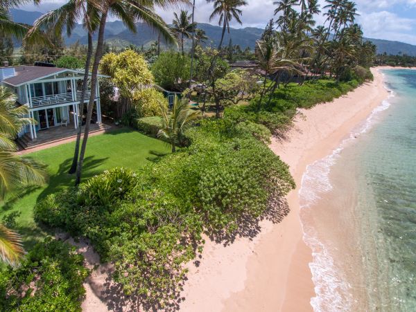 Beachfront Exclusive Vacation Home with Amazing Ocean Views