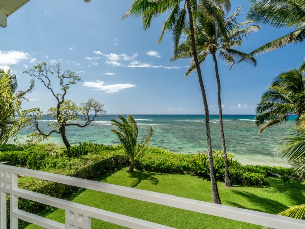 Beachfront Exclusive Vacation Home with Amazing Ocean Views