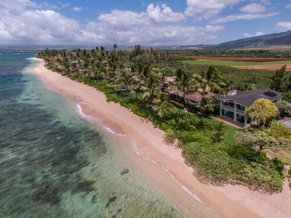 Beachfront Exclusive Vacation Home with Amazing Ocean Views