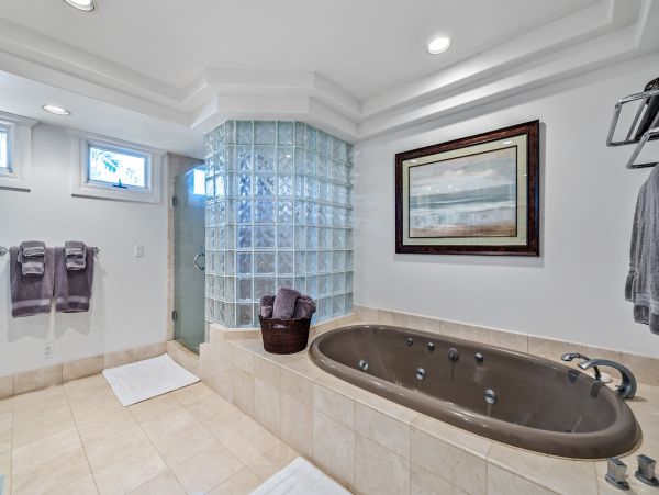 Beachfront Exclusive Vacation Home with Amazing Ocean Views