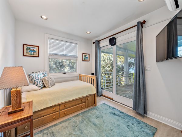 Beachfront Exclusive Vacation Home with Amazing Ocean Views