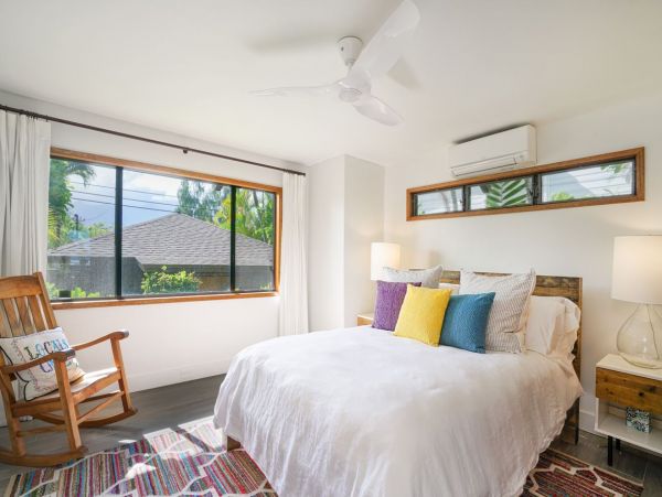 Beachfront Exclusive Vacation Home in Mokuleia 8 Guests