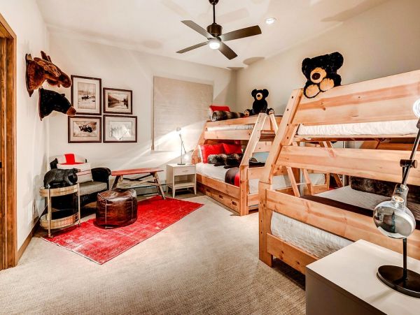 Luxury  Vacation Residence in Arrowhead Sleeps 16 Guests