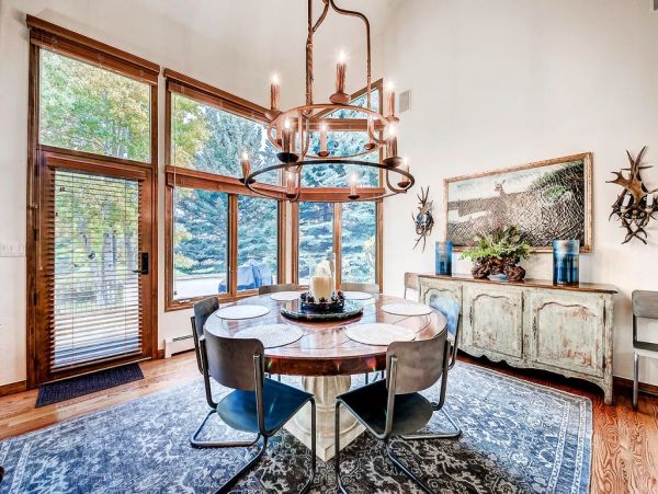 Luxury  Vacation Residence in Arrowhead Sleeps 16 Guests
