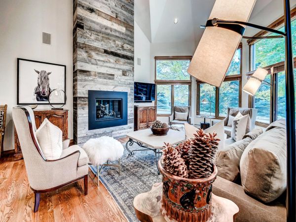 Luxury  Vacation Residence in Arrowhead Sleeps 16 Guests