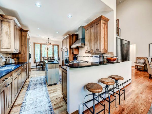 Luxury  Vacation Residence in Arrowhead Sleeps 16 Guests