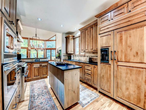 Luxury  Vacation Residence in Arrowhead Sleeps 16 Guests