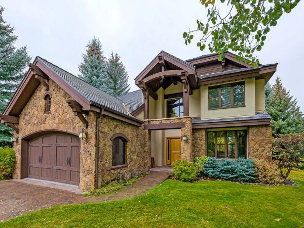 Luxury  Vacation Residence in Arrowhead Sleeps 16 Guests