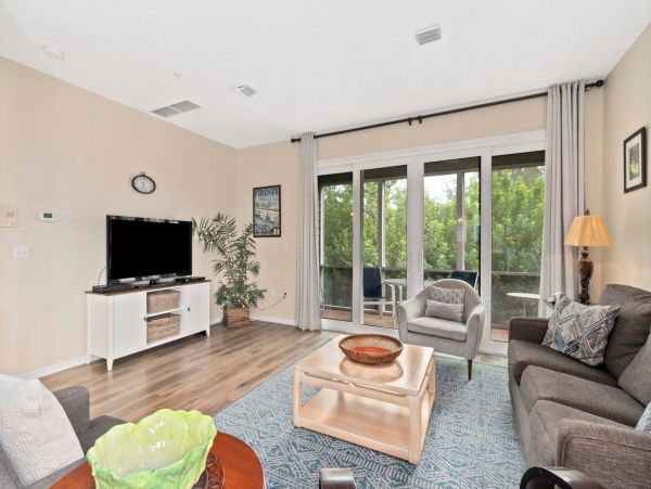 Two Bedroom Townhouse in Longboat Key Sleeps Six Guests