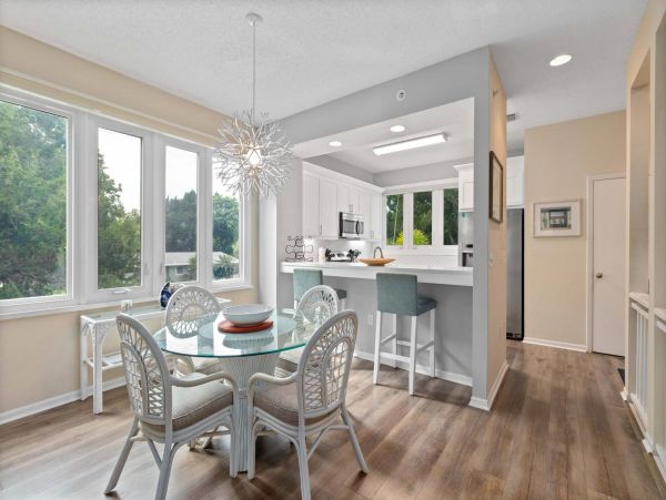 Two Bedroom Townhouse in Longboat Key Sleeps Six Guests