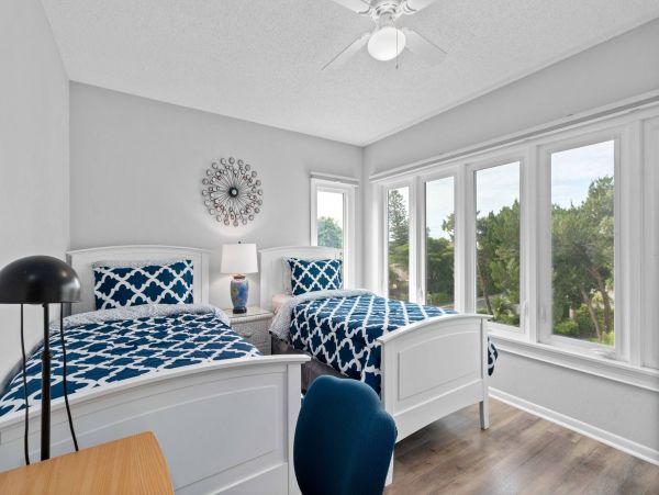 Two Bedroom Townhouse in Longboat Key Sleeps Six Guests