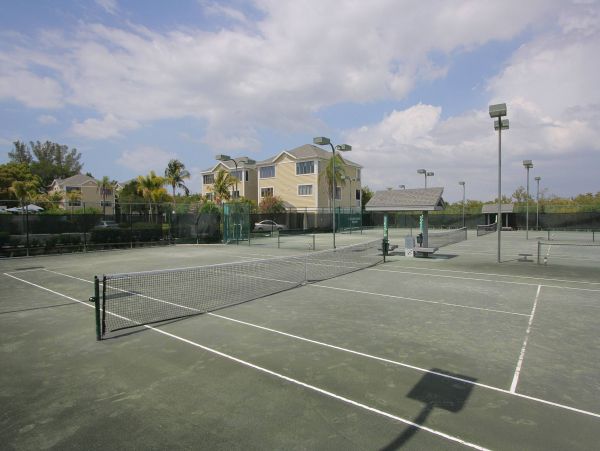 Two Bedroom Townhouse in Longboat Key Sleeps Six Guests