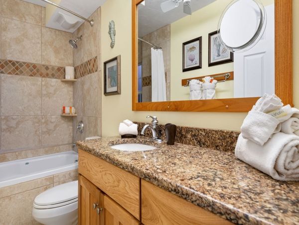 One Bedroom Walk to Beach Rental Condo in Siesta Key