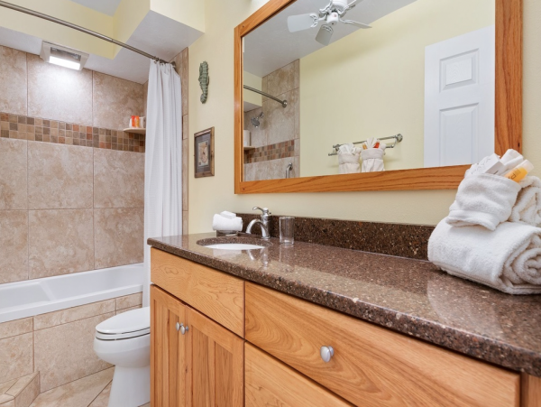 Charming Siesta Key One Bedroom Vacation Condo Sleeps 4