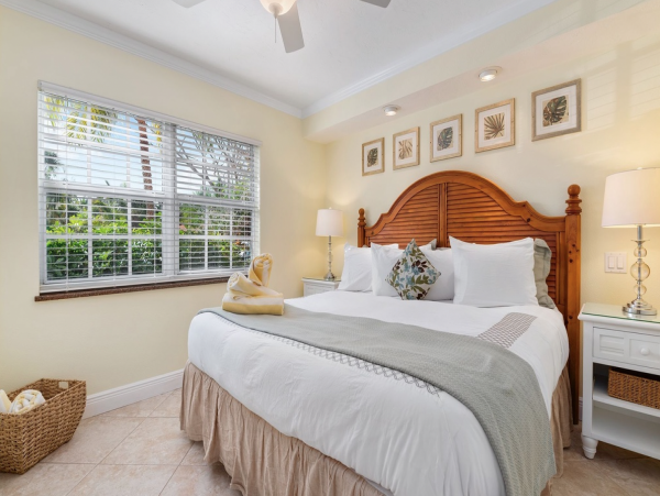 Charming Siesta Key One Bedroom Vacation Condo Sleeps 4