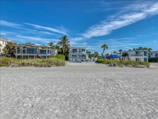 Two-Bedroom Beachfront Rental Condo in Longboat Key